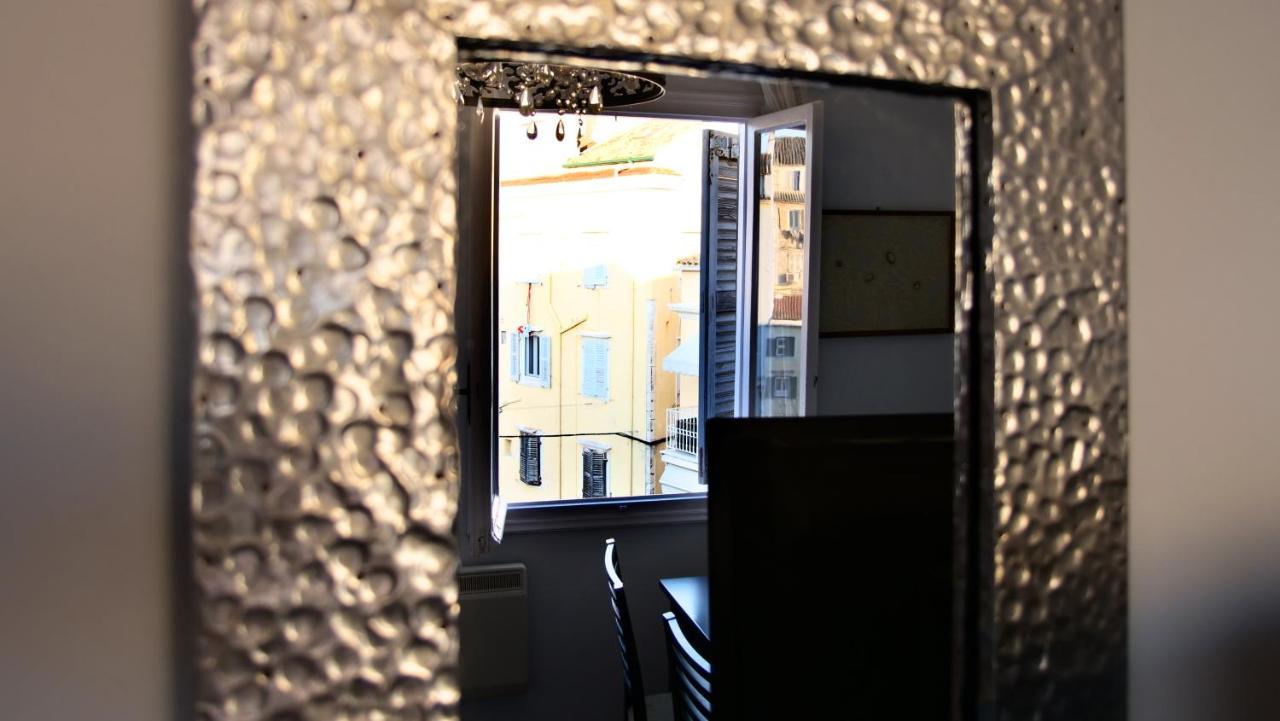 Heart-Warming Eleni Apartment In Corfu Town ภายนอก รูปภาพ
